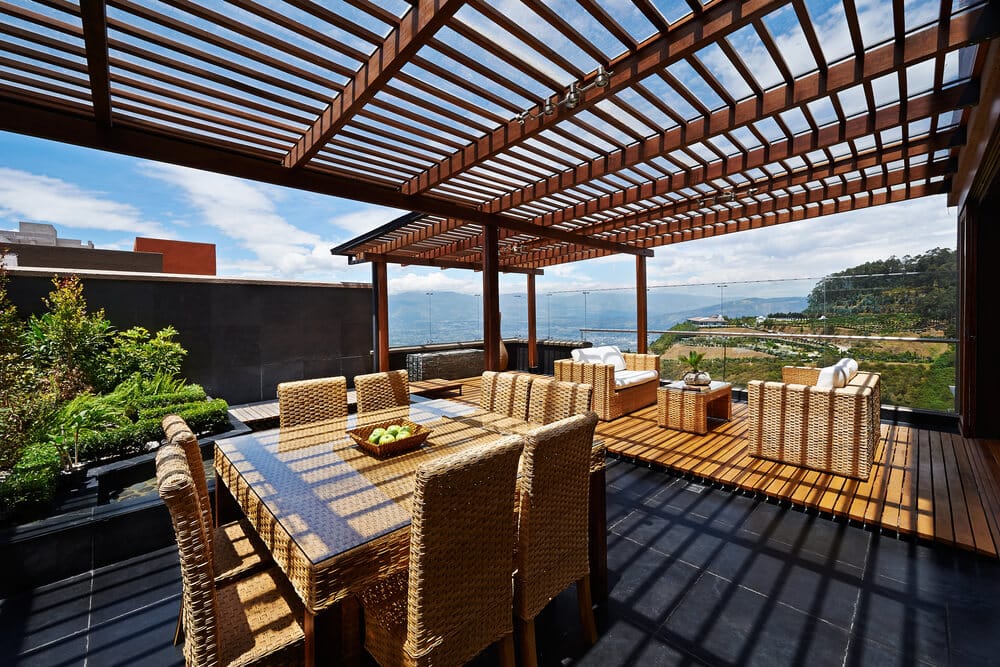 pergolas dining